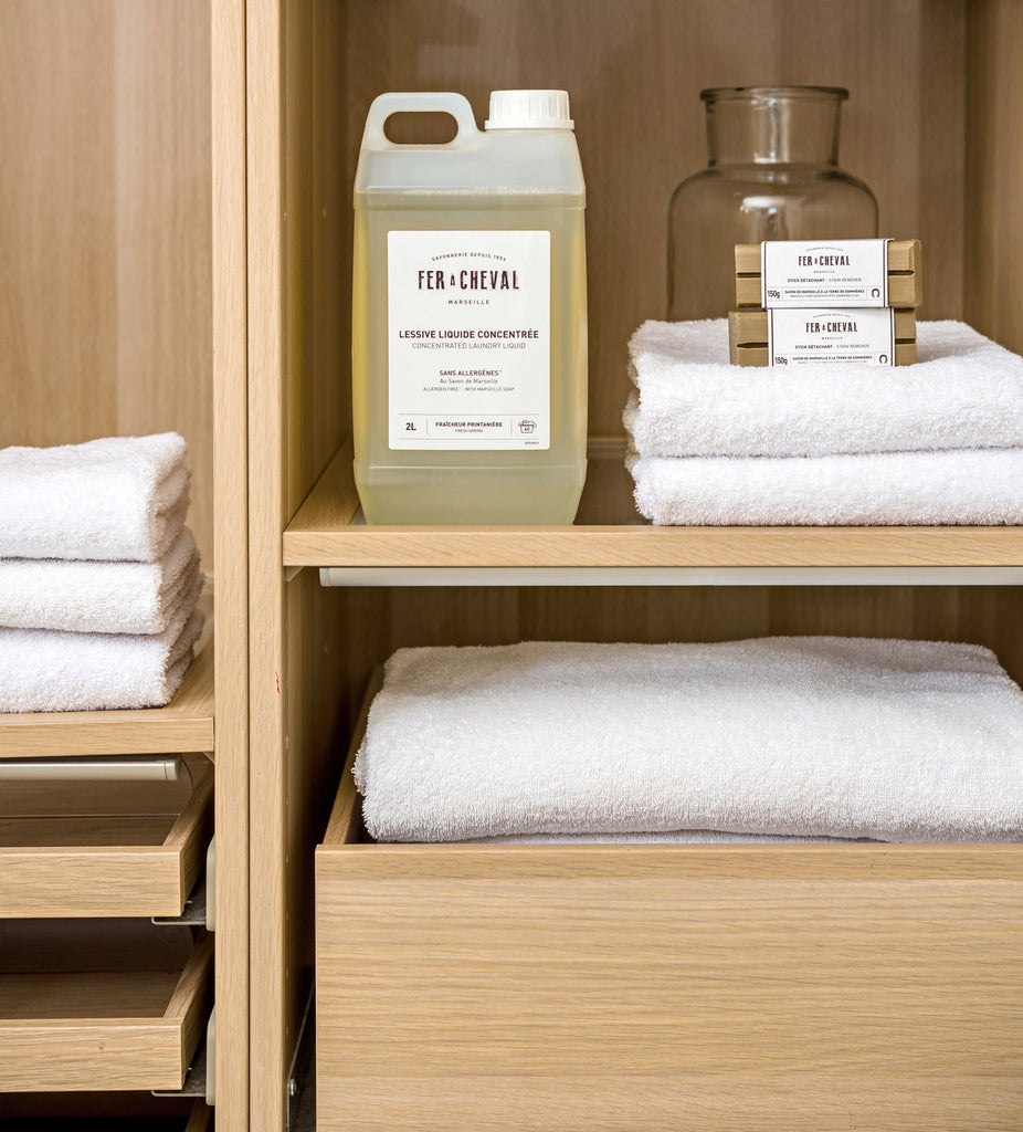 Laundry Liquid Detergent 2L or 67.6 oz Fl Does 66 Washes and Is 99% Natural and Smells Amazing