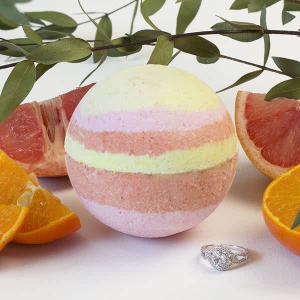Grapefruit Fizz Ring Bath Bomb